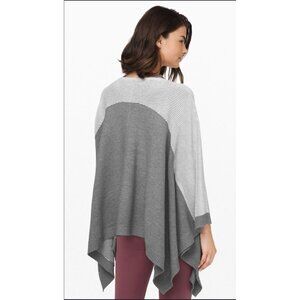 Lululemon Athletica Womens Gray colorblock It All Lines Up Poncho Size OS Yoga